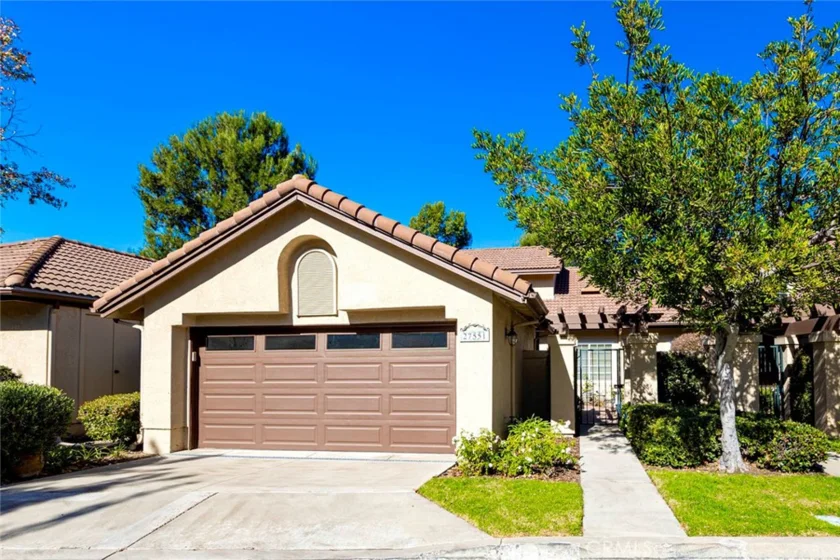 27551 Paseo Tamara photo 1
