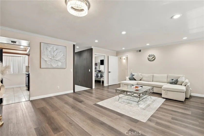 330 Burchett #206 photo 4