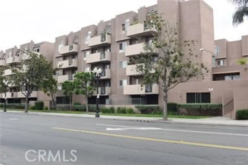 450 E 4th Street #421 photo 1