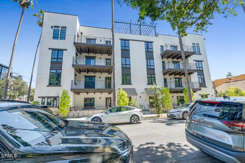 139 S Oak Knoll Avenue #303 photo 13