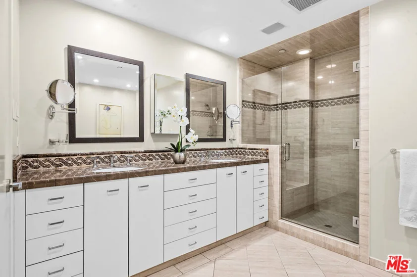 10601 Wilshire Boulevard #702 photo 11