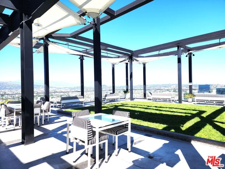 3810 Wilshire Boulevard #1706 photo 12