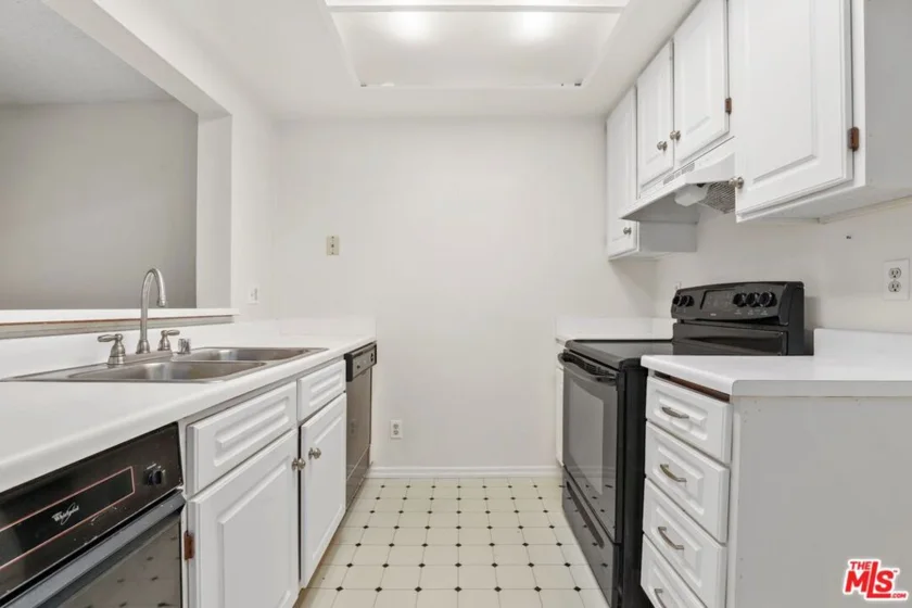 501 Palisades Drive #103 photo 12