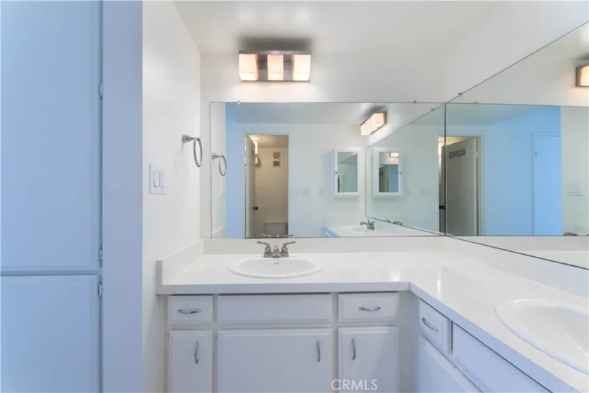 1750 E Ocean #501 photo 32