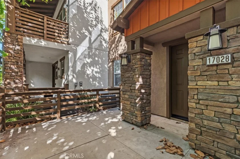 17028 Liberty Way photo 2