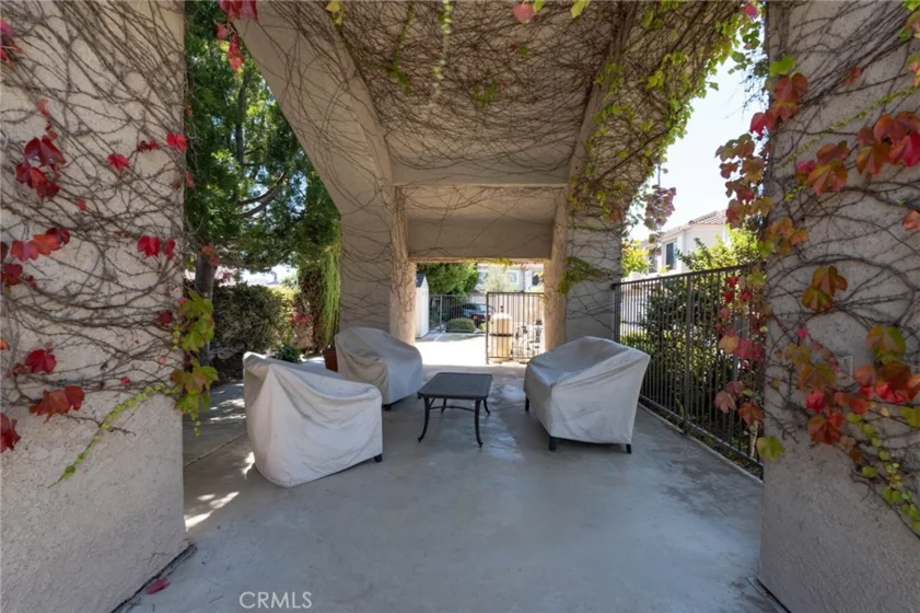 543 Victoria #M photo 17