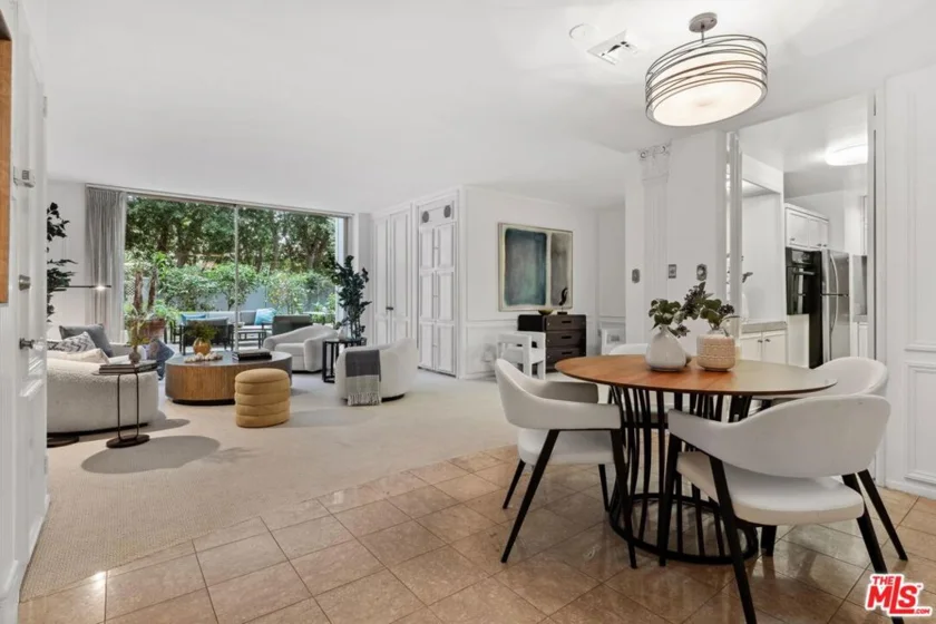 10433 Wilshire Boulevard #105 photo 1