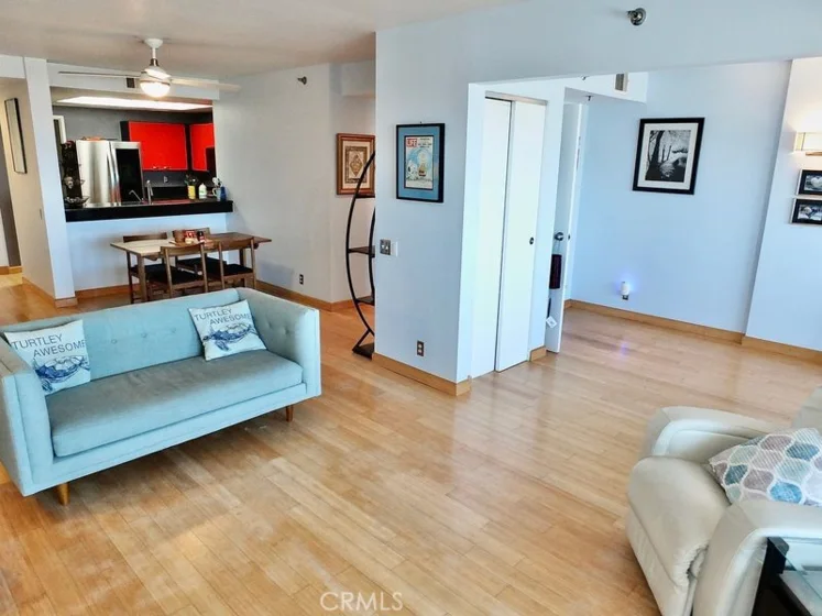 525 E Seaside Way 1007 photo 8