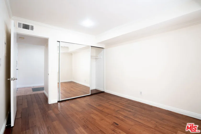 433 S Manhattan Place #108 photo 27