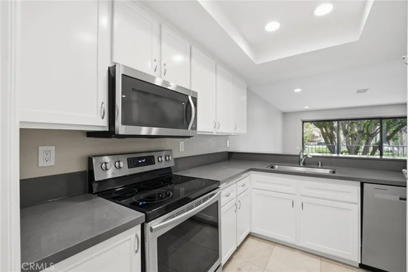 4114 Apricot photo 14