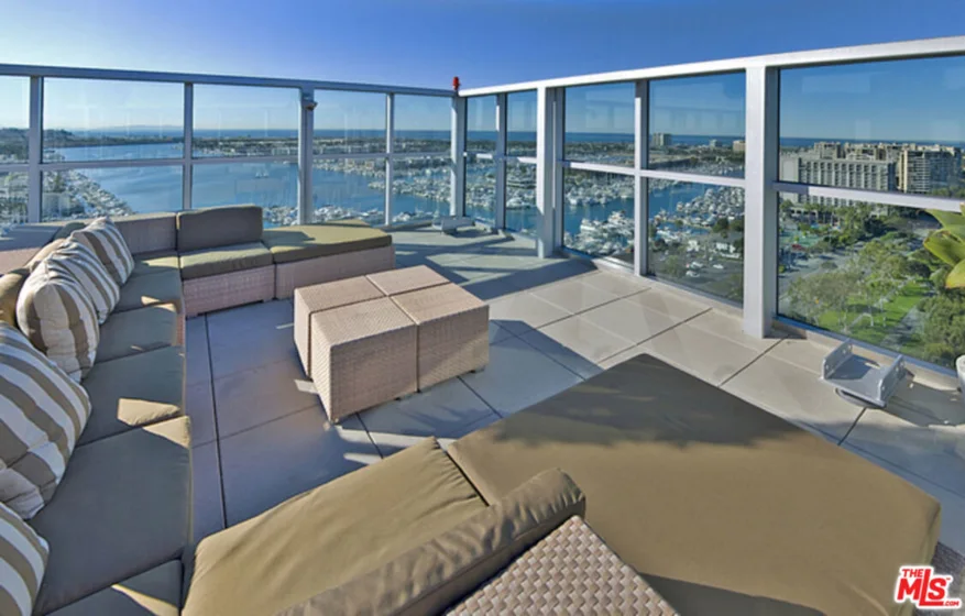 13700 Marina Pointe Drive #1526 photo 37