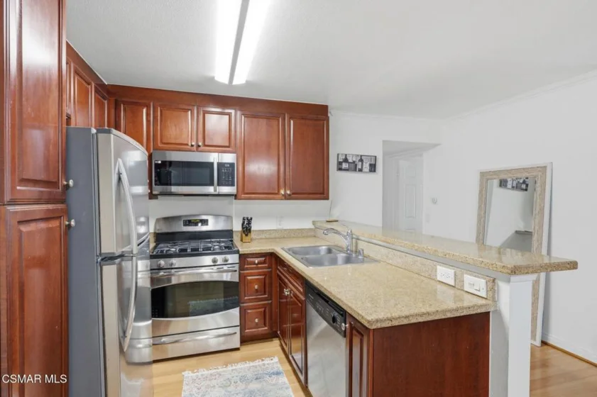 5530 Owensmouth Avenue #114 photo 10