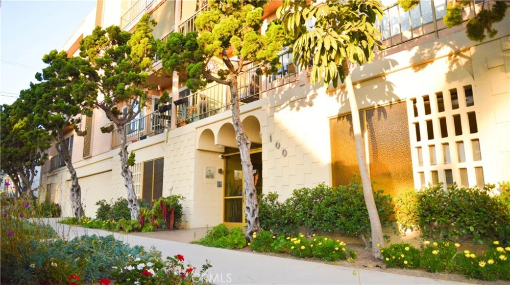 100 Loma Avenue #404 photo 1