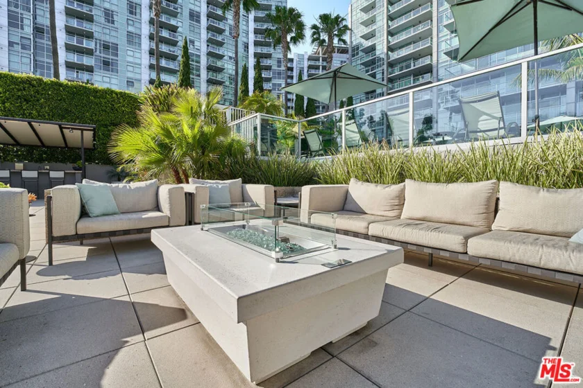 13650 Marina Pointe Drive #404 photo 48