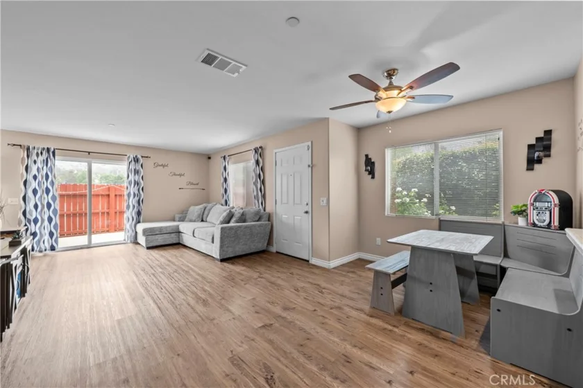 14552 Foothill photo 9