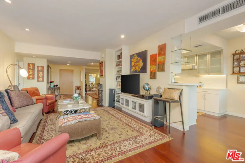 13600 Marina Pointe Drive #1704 photo 8