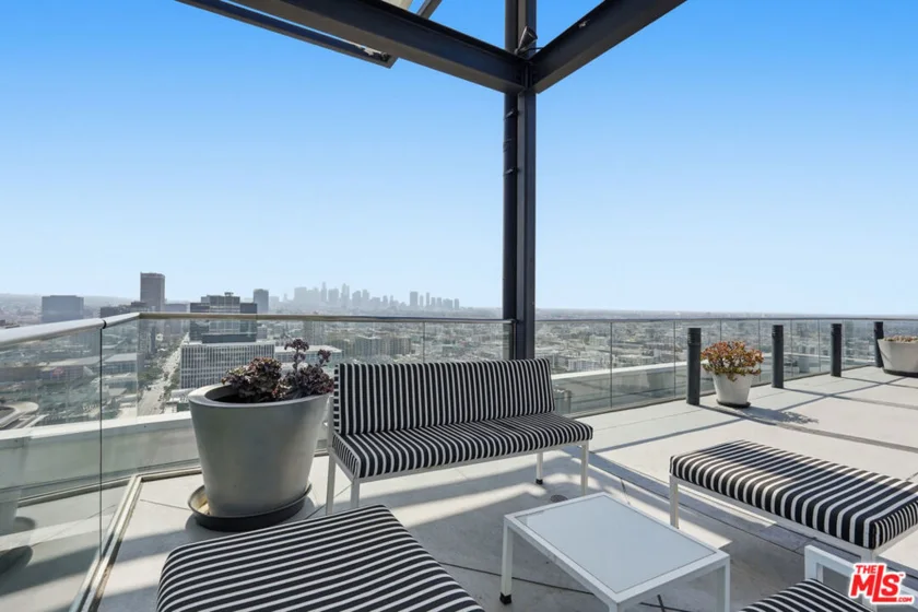3810 Wilshire Boulevard #1609 photo 16