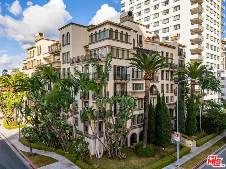 10795 Wilshire Boulevard #403 photo 1