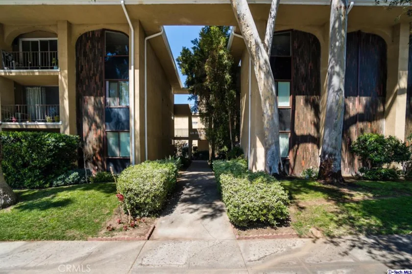 465 S Los Robles Avenue #1 photo 1