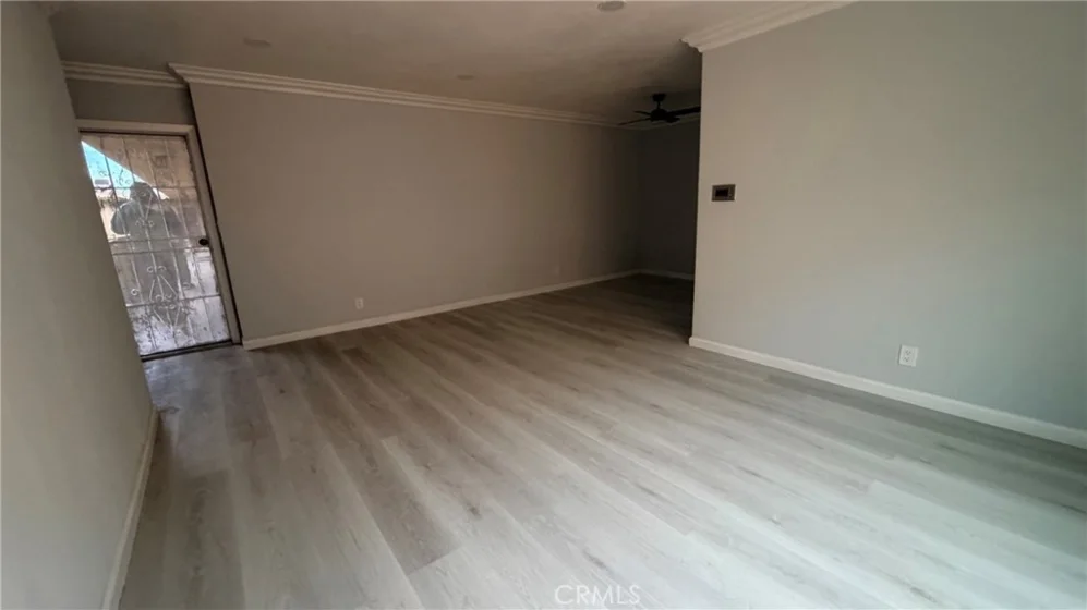 110 E Hillcrest photo 6
