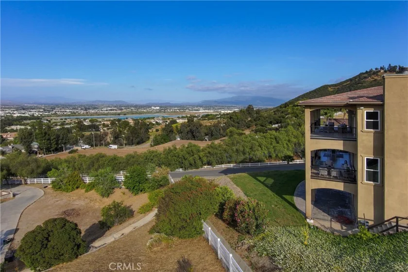 26045 Lucille Circle photo 2