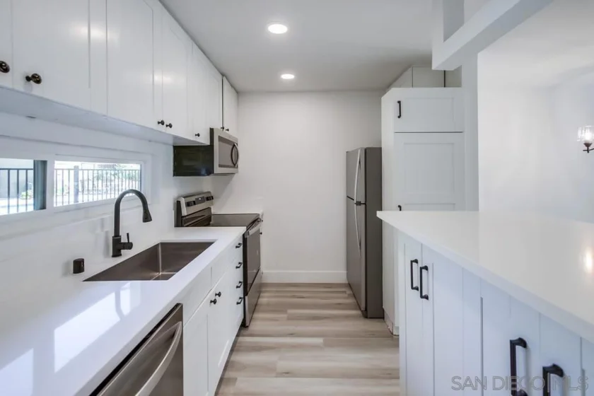 2266 Grand Avenue #5 photo 1