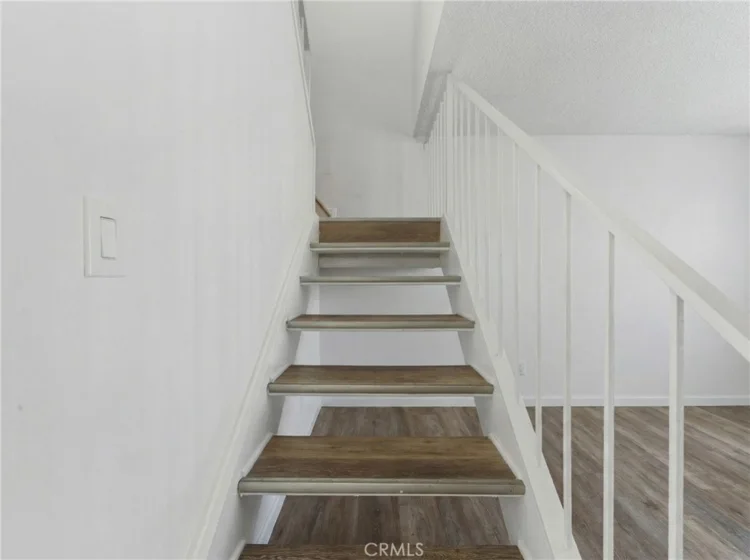 7085 Fulton photo 4
