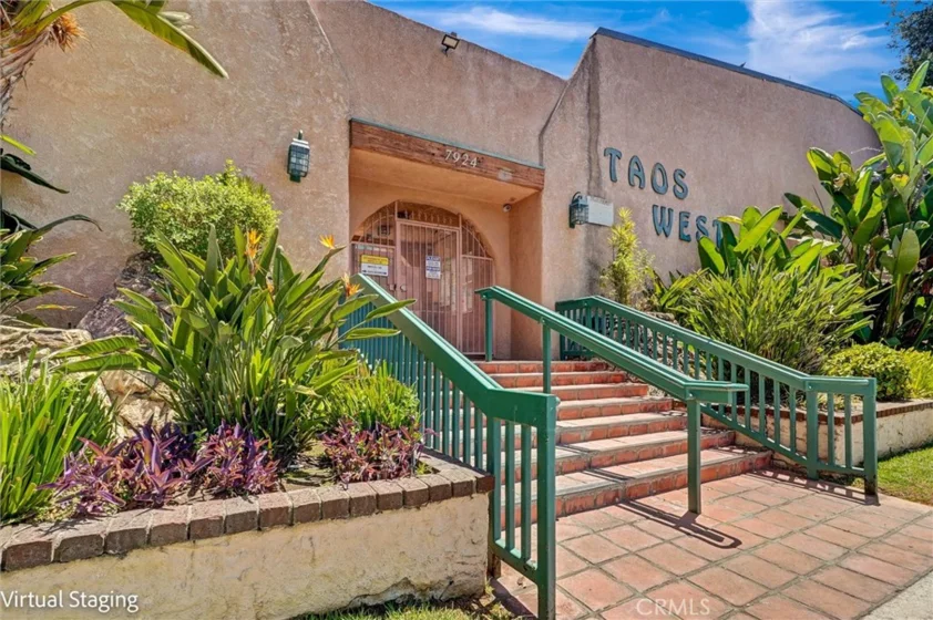 7924 Woodman Avenue #22 photo 30