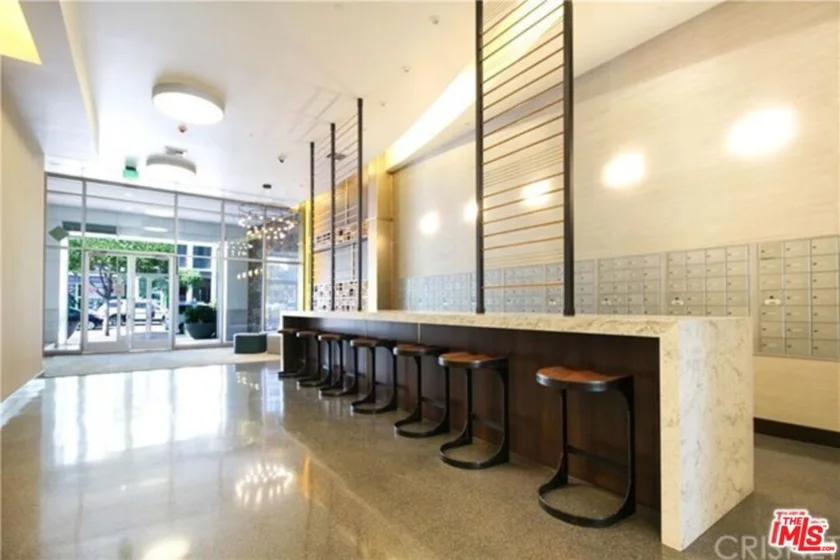 3810 Wilshire Boulevard #1911 photo 2