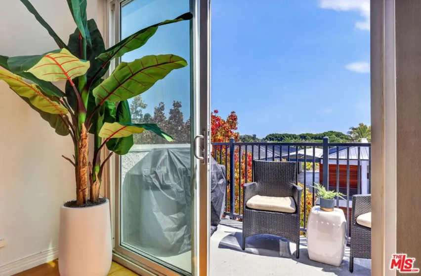 2677 Centinela Avenue #401 photo 28