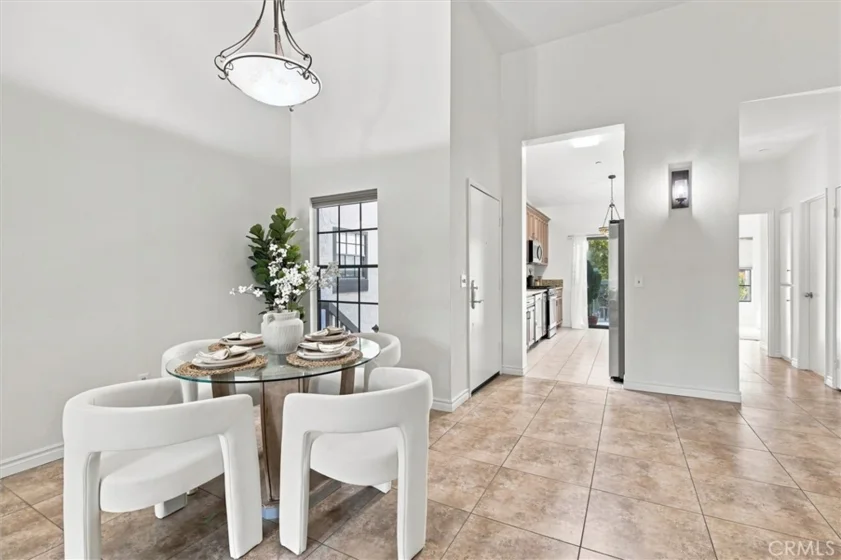 2538 W Macarthur Boulevard ##J photo 25