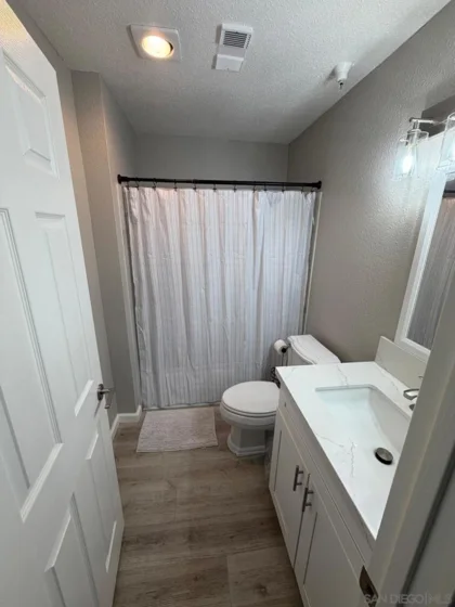 4041 Oakcrest Drive #307 photo 2