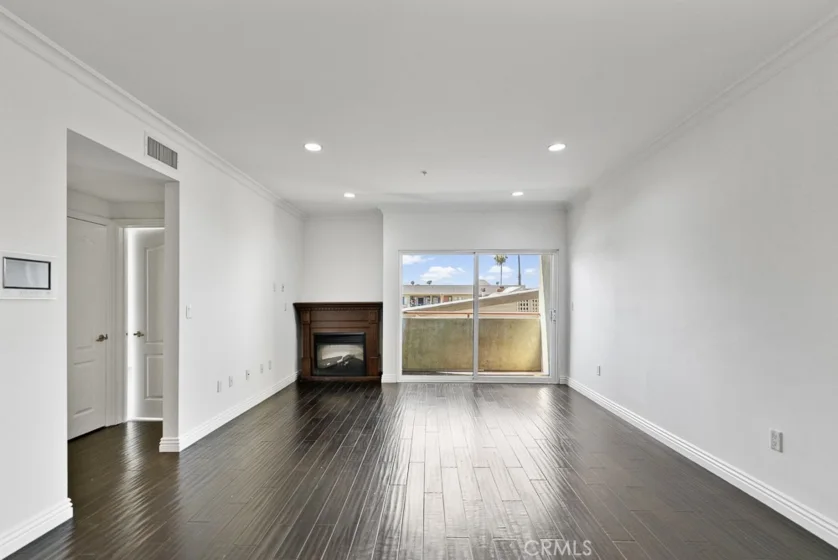 908 S Ardmore Avenue #304 photo 26