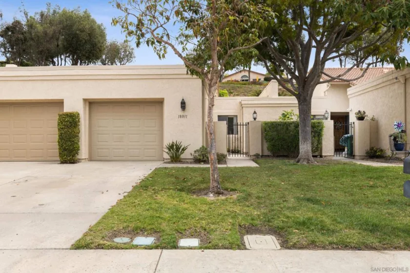 18011 Avenida Alozdra photo 1