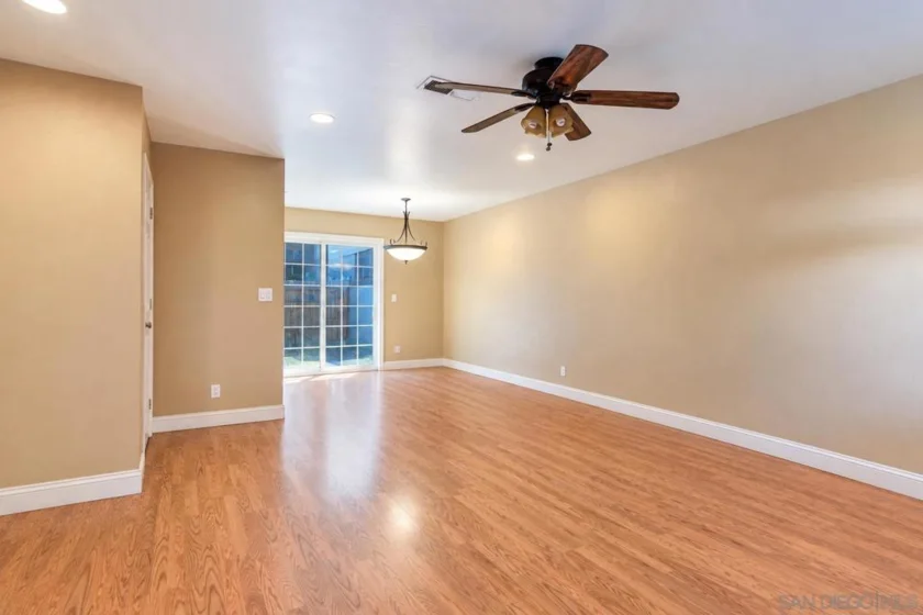 310 Sun Court photo 3