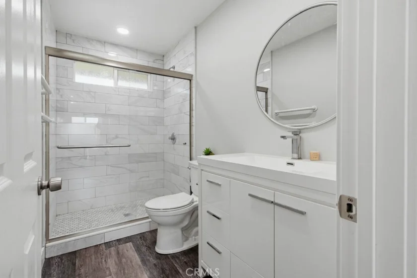 1860 W Glenoaks #L photo 22