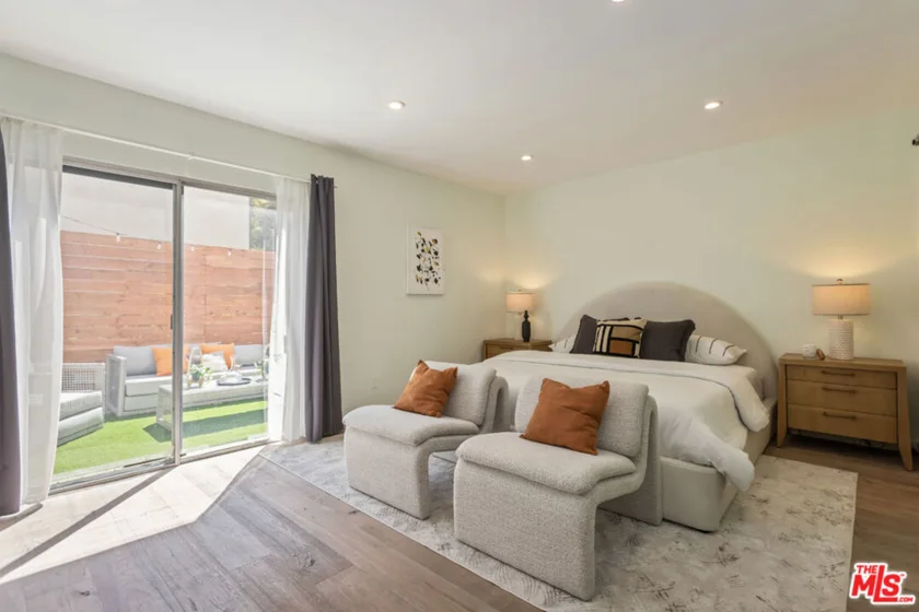 1045 N Kings Road #107 photo 15