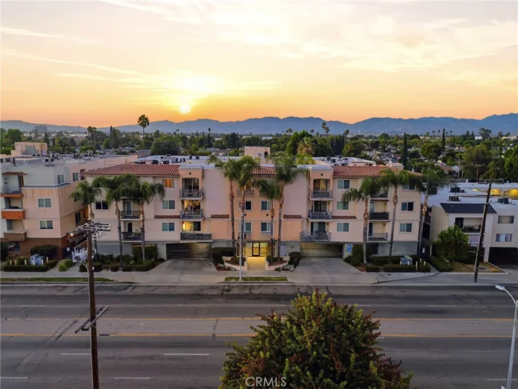 13941 Sherman Way #407 photo 15