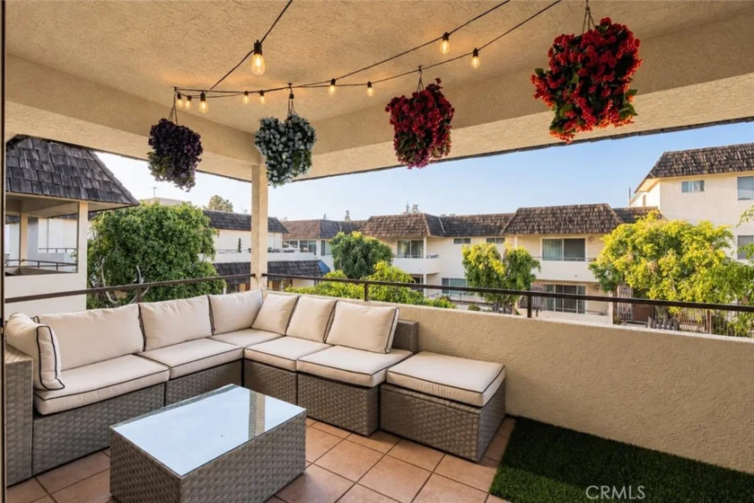 5315 Yarmouth Avenue #104 photo 22