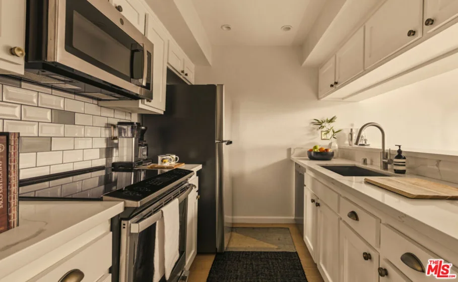1230 N Sweetzer Avenue #204 photo 5