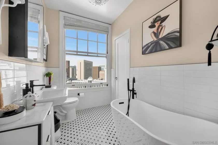 702 Ash Street #704 photo 5