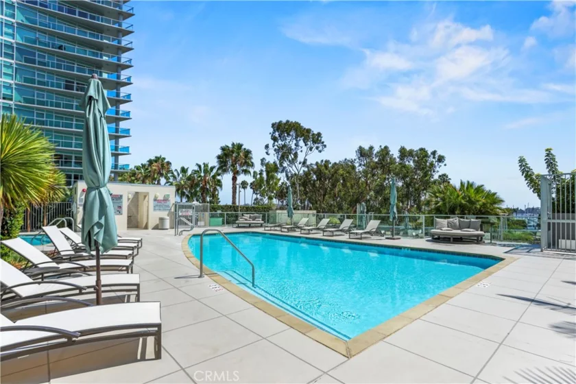 13650 Marina Pointe Drive #609 photo 43