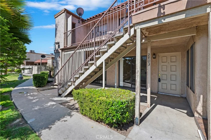 2403 W Acacia Avenue photo 1
