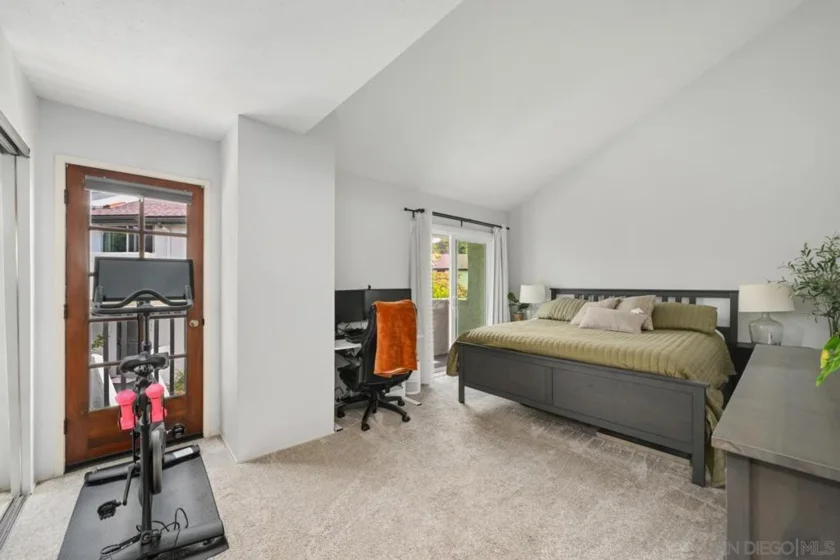 1242 River Glen Row #40 photo 6