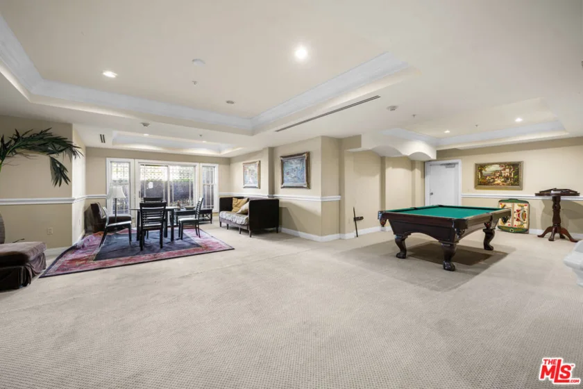 837 Crenshaw Boulevard #204 photo 31