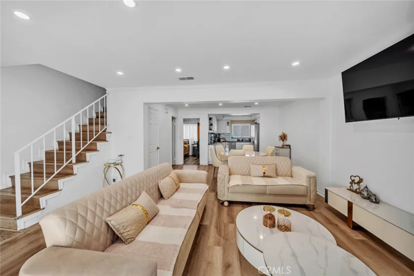 13412 Burbank photo 7