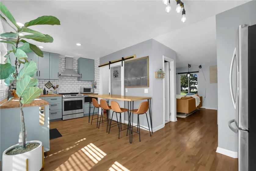 1422 Deauville Place photo 11