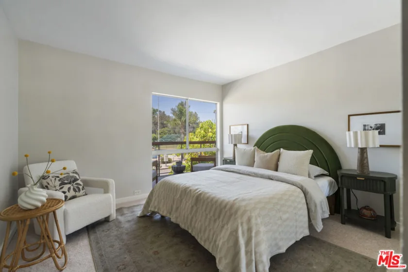 330 S Barrington Avenue #201 photo 10