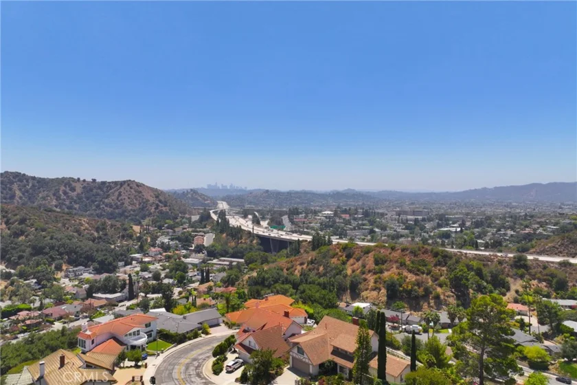 77 Barmore Court photo 44
