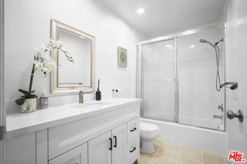 333 Westminster Avenue #104 photo 26